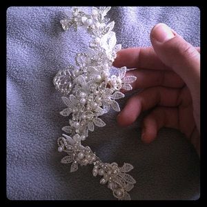 Bendable bridal headpiece